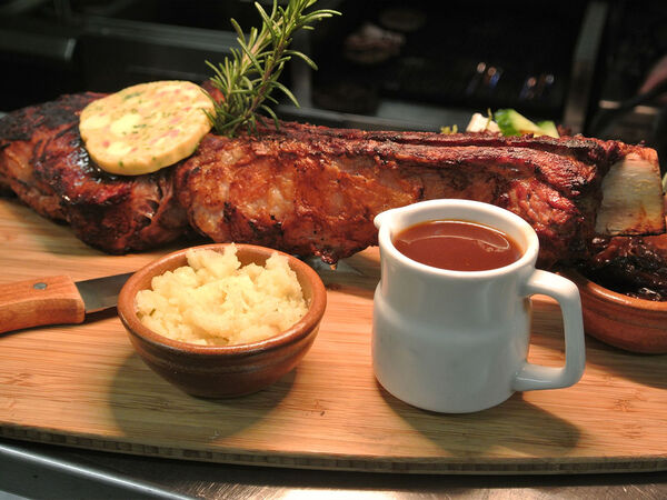 Carmels Bar and Grill